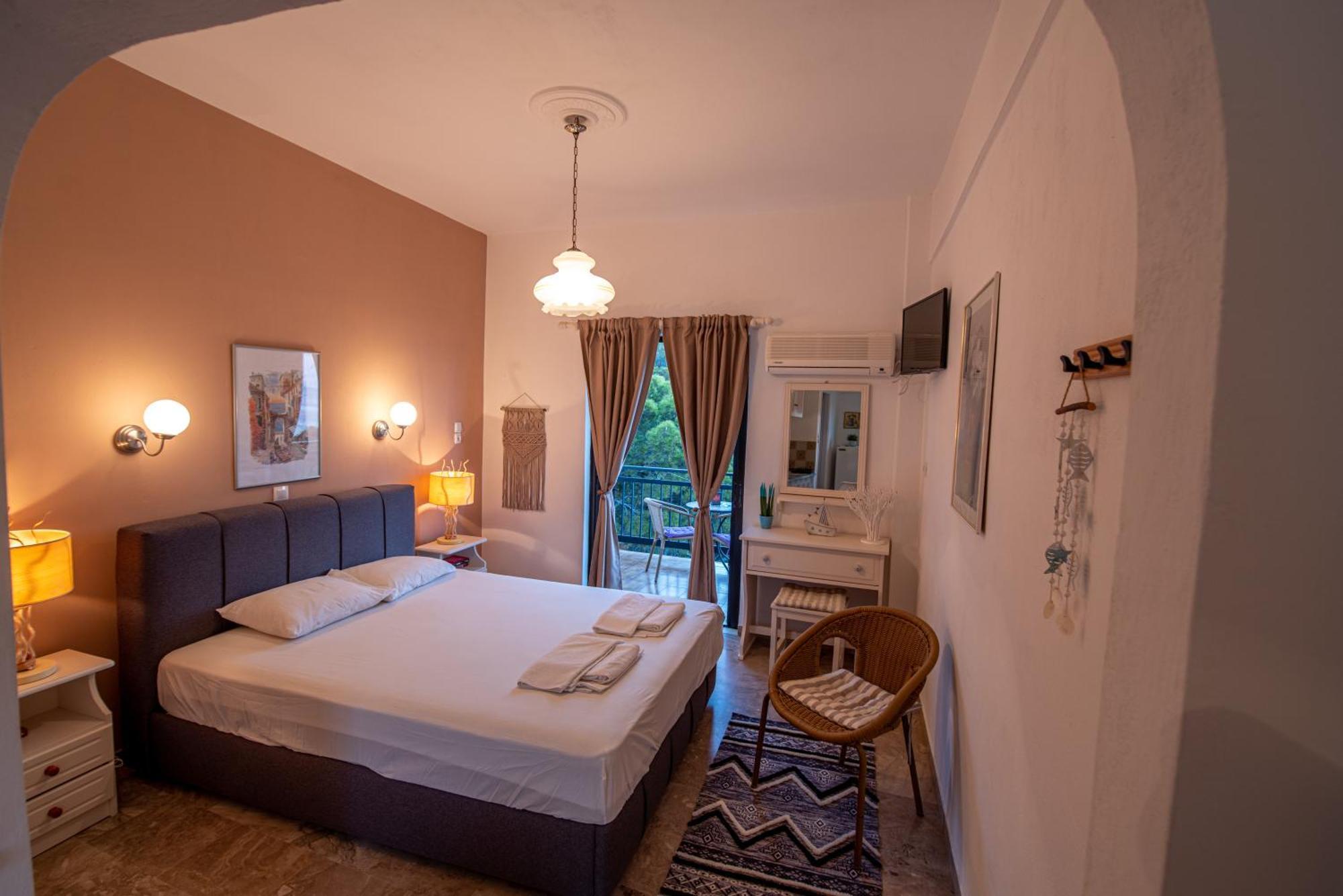 Stella Studios Poros Town ภายนอก รูปภาพ